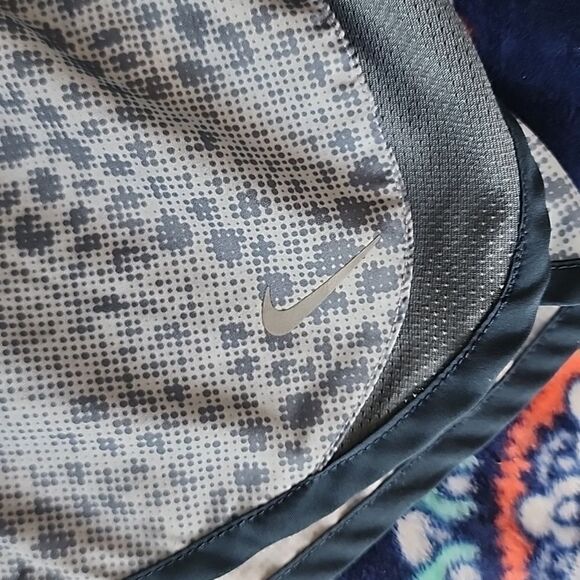 Nike Running Shorts - Picture 2 of 4